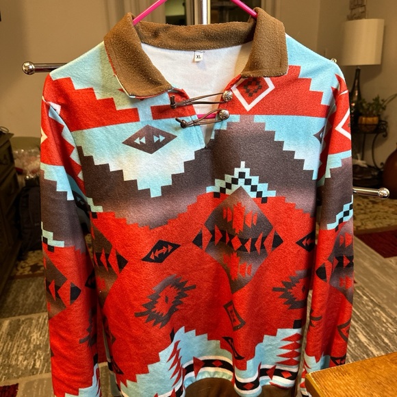 Tribal sweater. - Picture 1 of 3